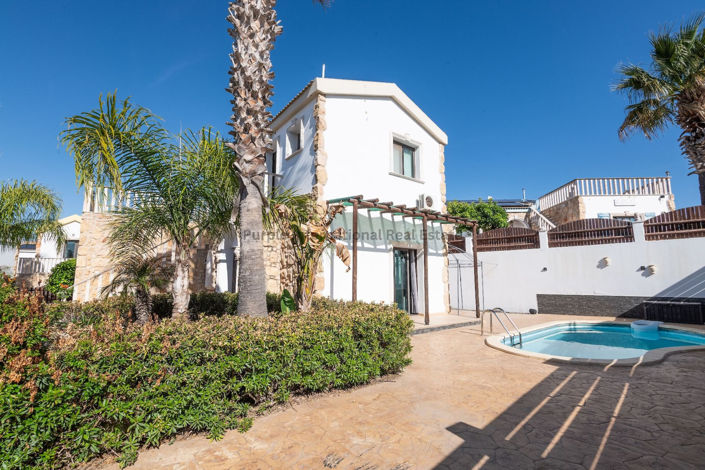 Image No.10-2 Bed Villa for sale