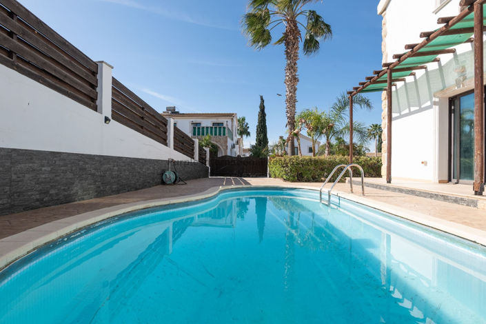 Image No.9-2 Bed Villa for sale