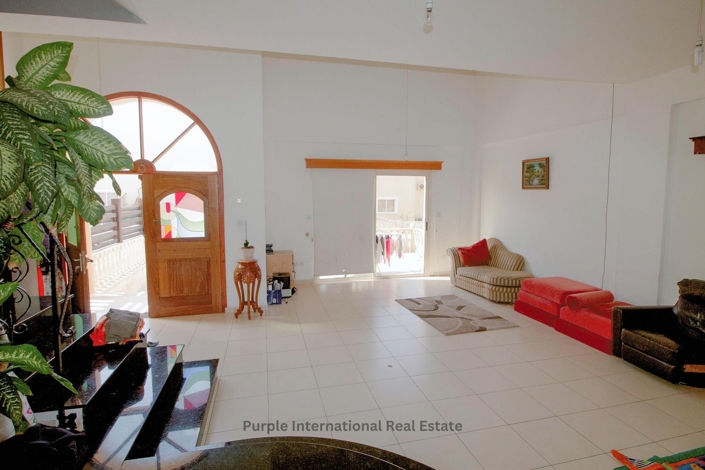 Image No.1-3 Bed Villa for sale