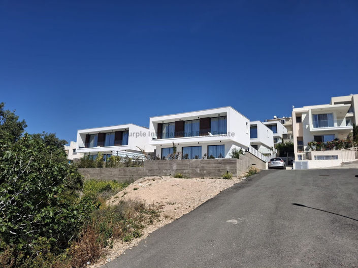 Image No.24-3 Bed Villa for sale