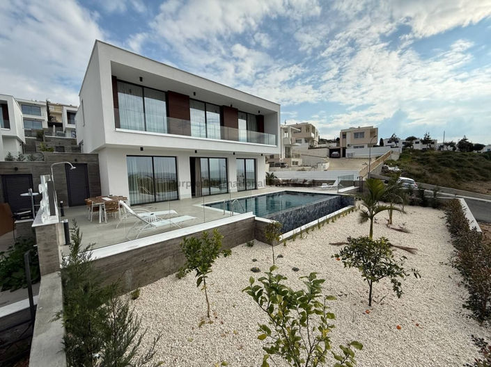 Image No.25-3 Bed Villa for sale