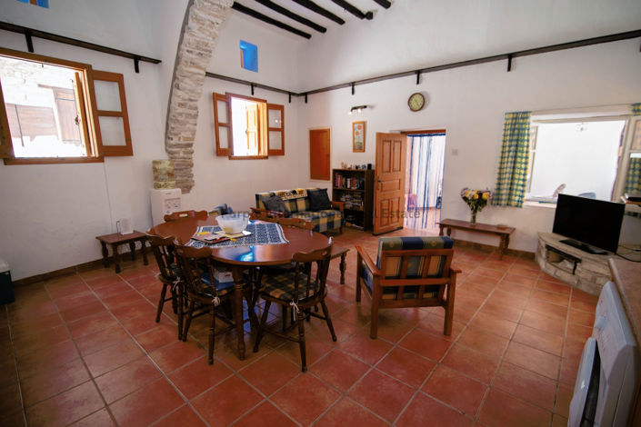 Image No.10-4 Bed House for sale