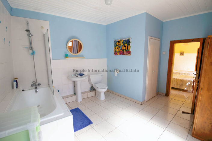 Image No.19-4 Bed House for sale