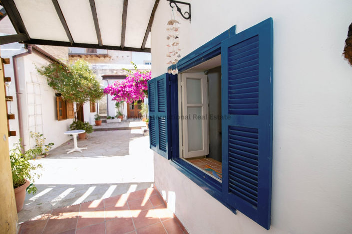 Image No.25-4 Bed House for sale