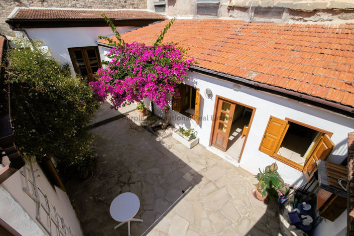 Image No.5-4 Bed House for sale