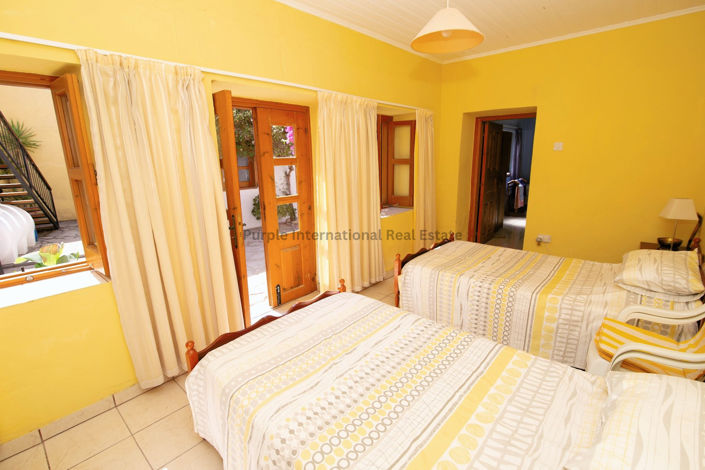 Image No.6-4 Bed House for sale