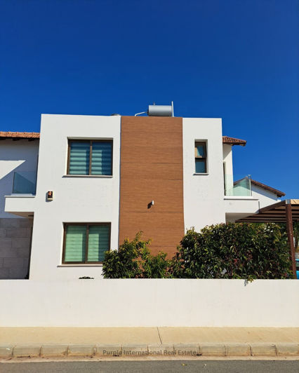 Image No.1-4 Bed Villa for sale