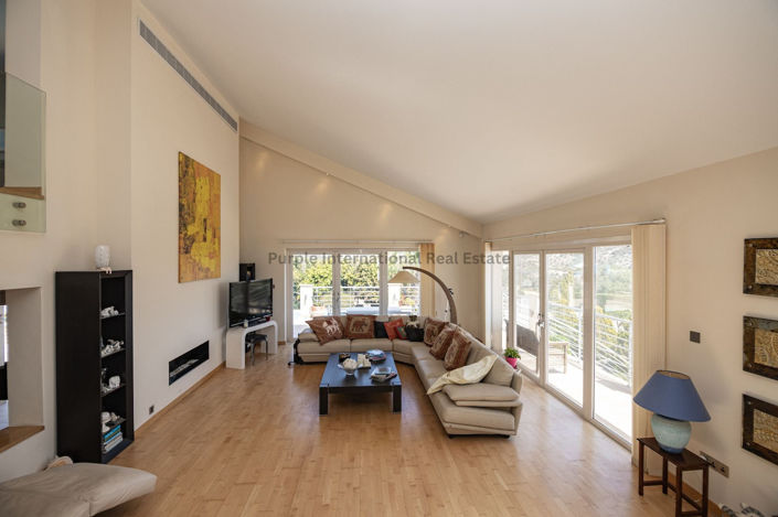 Image No.2-5 Bed Villa for sale