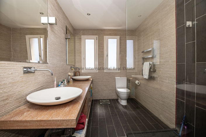 Image No.6-5 Bed Villa for sale