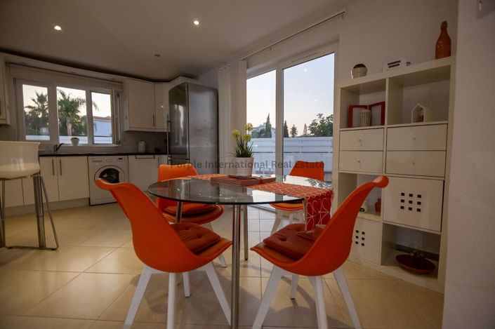 Image No.2-2 Bed Villa for sale