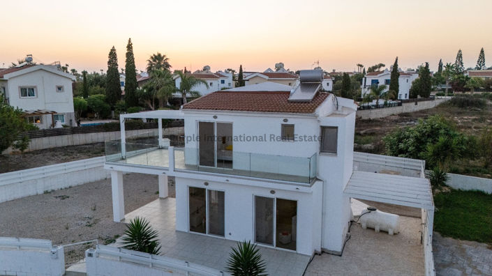 Image No.8-2 Bed Villa for sale