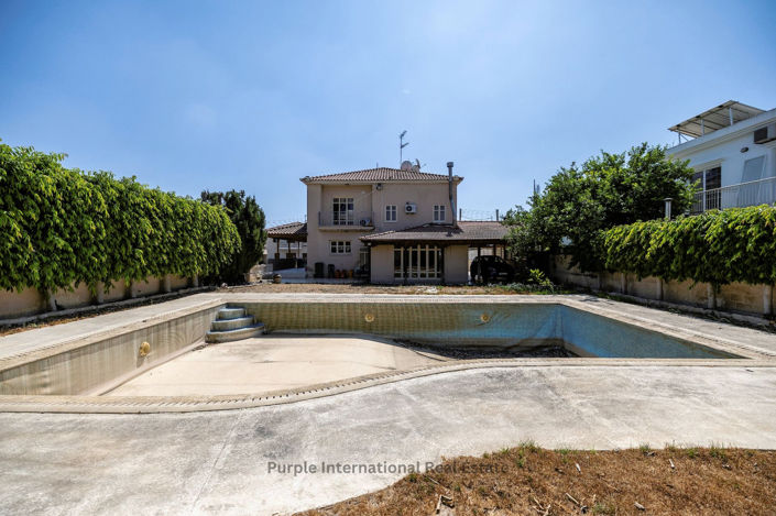 Image No.1-4 Bed Villa for sale