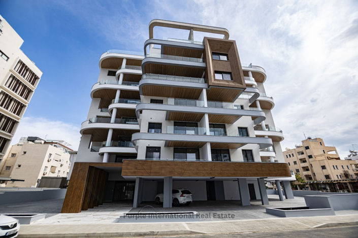 Image No.1-3 Bed Apartment for sale