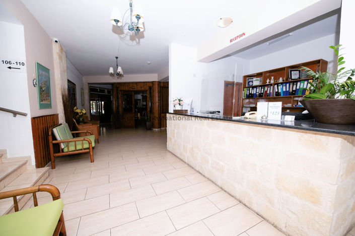 Image No.3-Un hôtel à vendre à Kissonerga