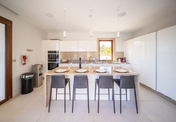 Image No.13-6 Bed Villa for sale