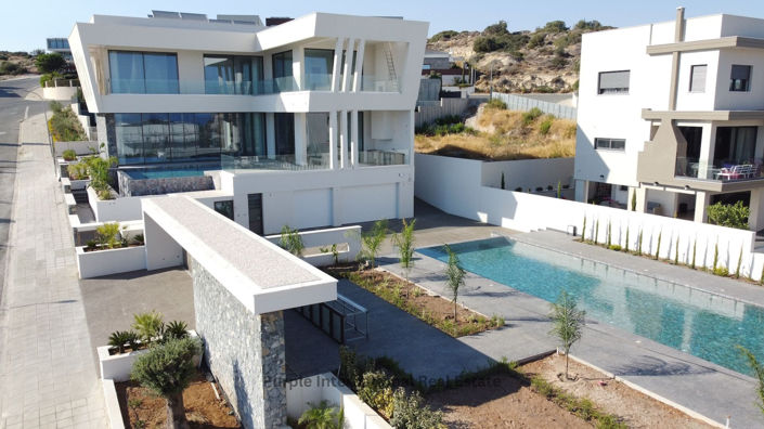 Image No.1-6 Bed Villa for sale