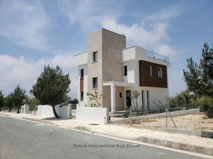 Image No.1-4 Bed Villa for sale