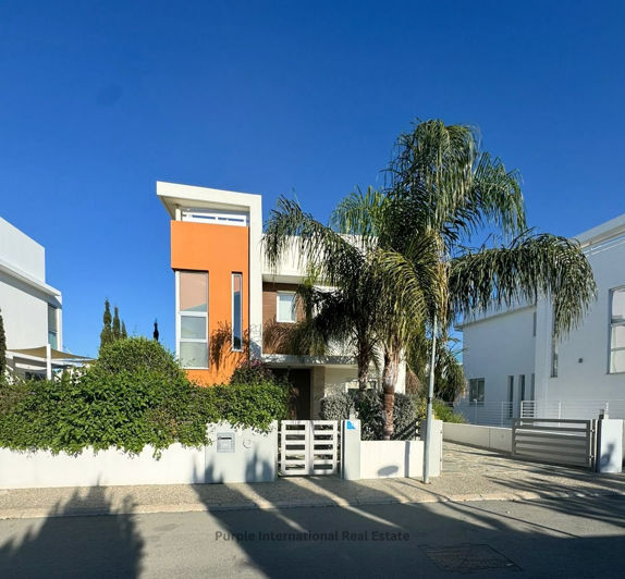 Image No.1-2 Bed Villa for sale