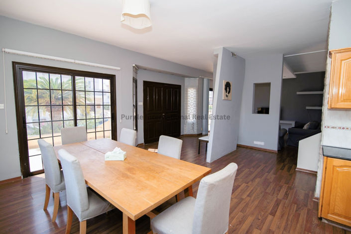 Image No.10-Villa de 7 chambres à vendre à Aradippou