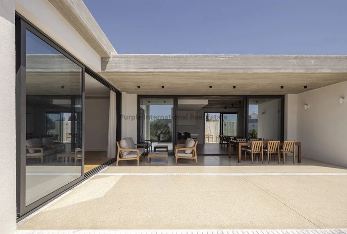Image No.1-4 Bed Bungalow for sale