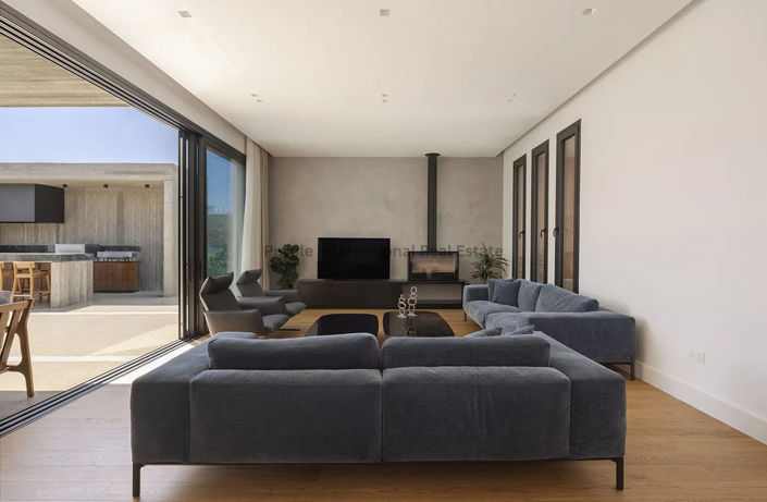 Image No.2-4 Bed Bungalow for sale