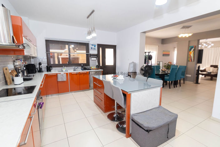 Image No.5-3 Bed Villa for sale