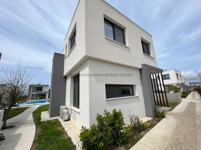 Image No.17-3 Bed Villa for sale