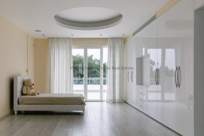 Image No.12-6 Bed Villa for sale