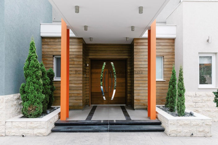 Image No.25-6 Bed Villa for sale