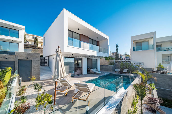 Image No.1-3 Bed Villa for sale