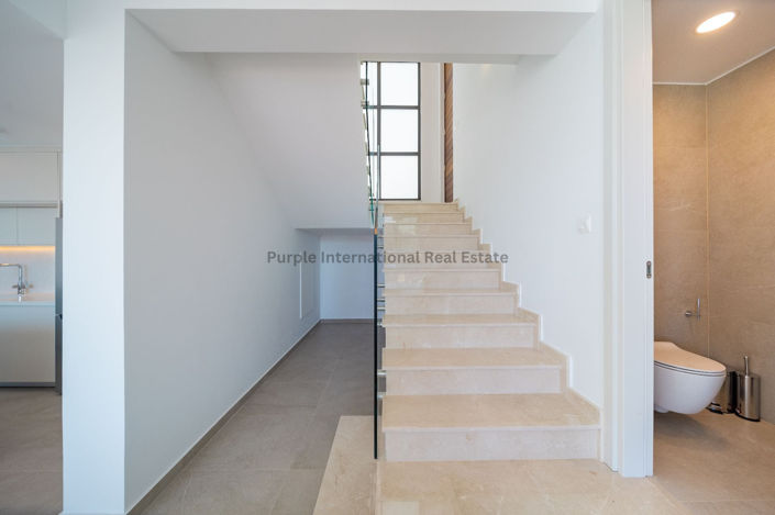 Image No.10-3 Bed Villa for sale