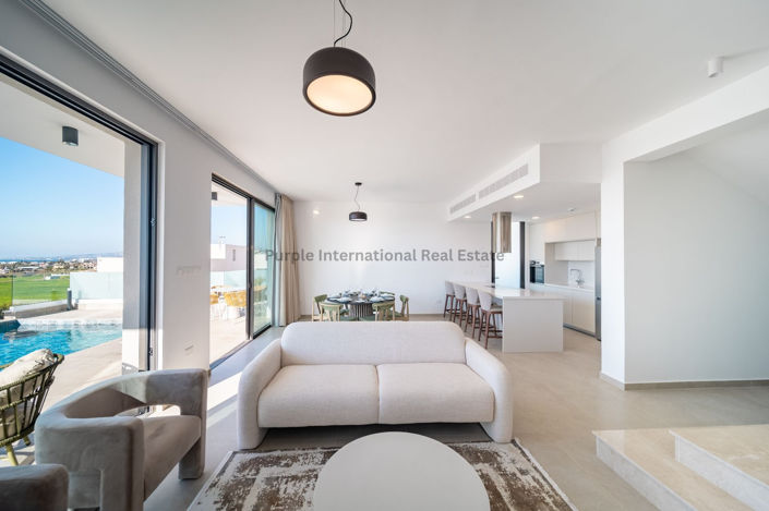 Image No.2-3 Bed Villa for sale