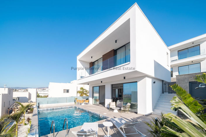 Image No.39-3 Bed Villa for sale