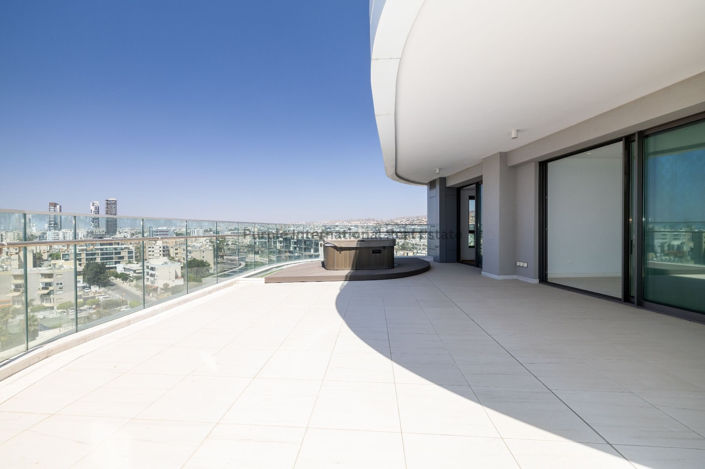 Image No.20-4 Bed Apartment for sale