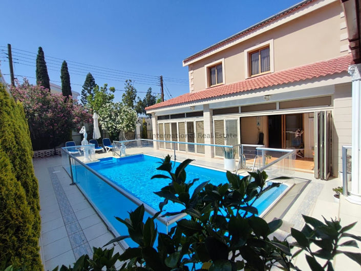 Image No.1-3 Bed Villa for sale