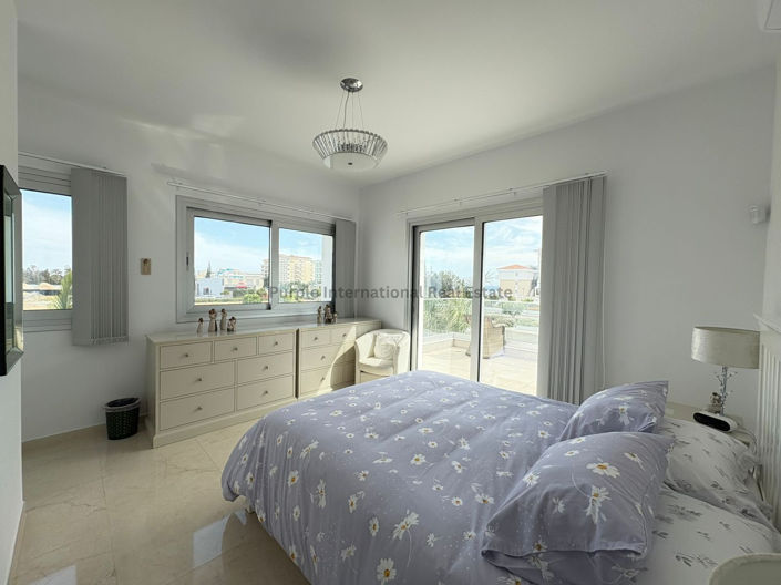 Image No.15-7 Bed Villa for sale