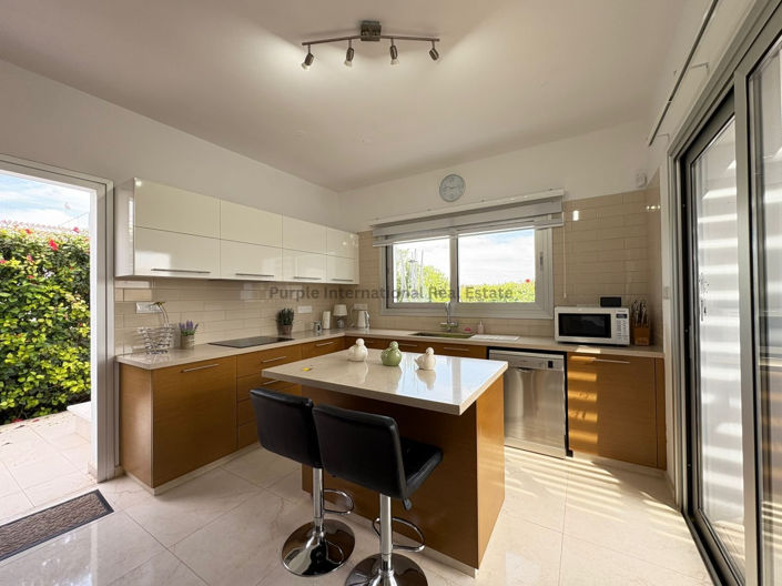 Image No.3-7 Bed Villa for sale