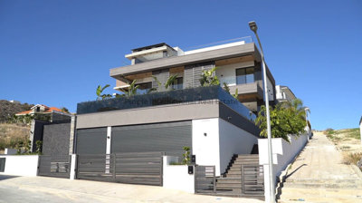 6 Bed Villa for sale