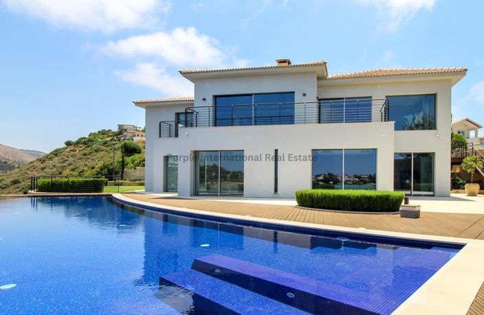 Image No.1-4 Bed Villa for sale