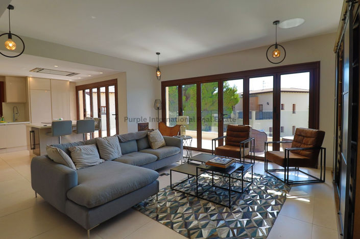 Image No.2-4 Bed Villa for sale