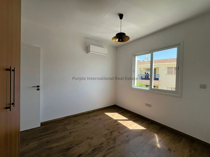 Image No.9-2 Bed Townhouse for sale