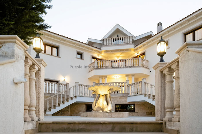 Image No.1-6 Bed Villa for sale