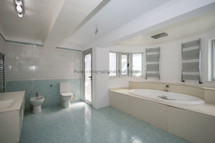 Image No.12-Villa de 4 chambres à vendre à Germasogeia