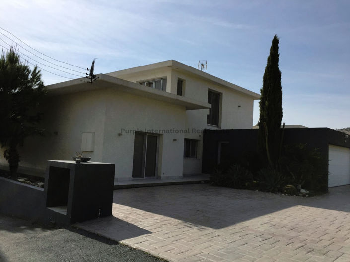 Image No.1-6 Bed Villa for sale