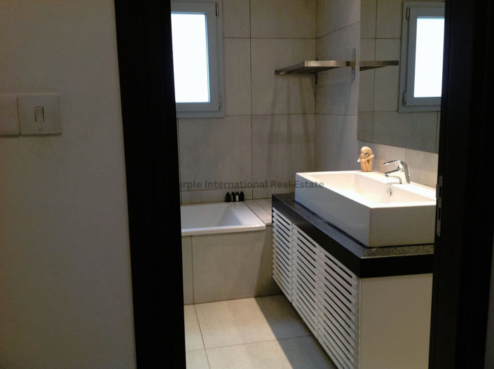 Image No.12-6 Bed Villa for sale