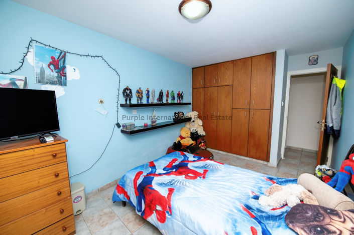 Image No.13-6 Bed Property for sale