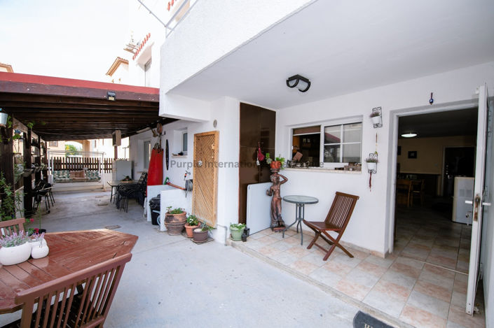 Image No.20-6 Bed Property for sale