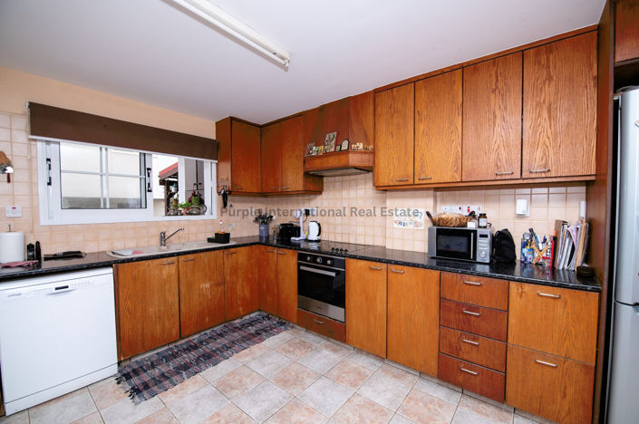 Image No.3-6 Bed Property for sale