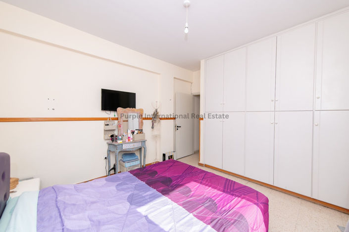 Image No.42-6 Bed Property for sale