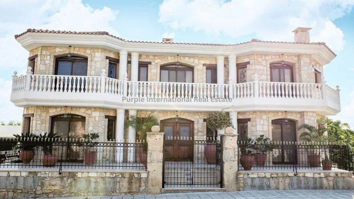 Image No.1-6 Bed Villa for sale